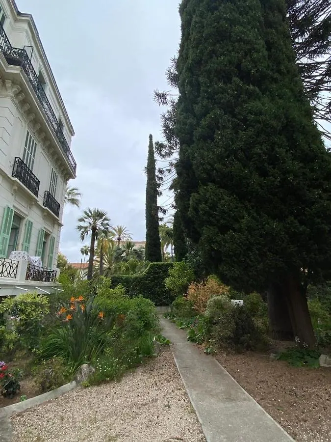 Pavillon D'Angleterre Au Coeur De La Ville Μεντόν