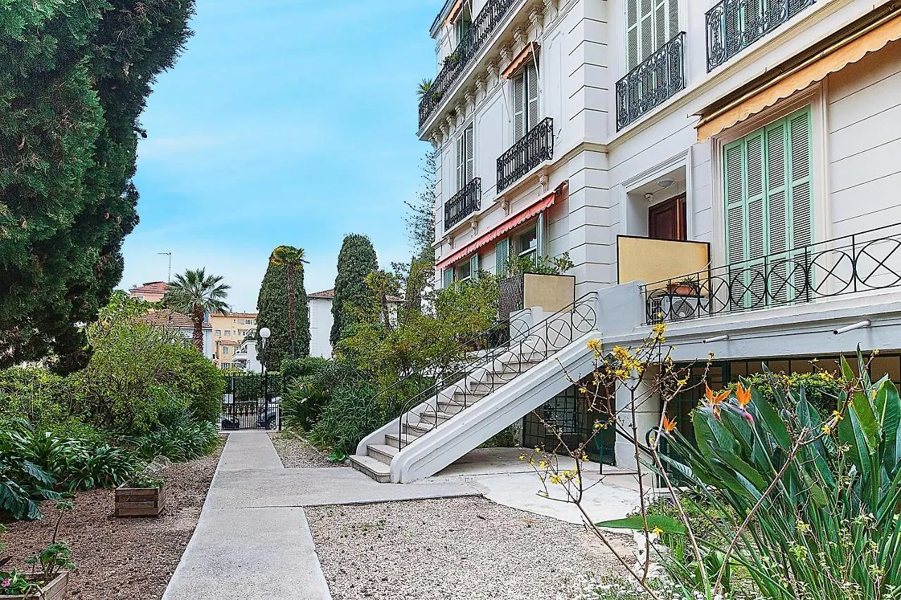 Pavillon D'Angleterre Au Coeur De La Ville Menton Apartment